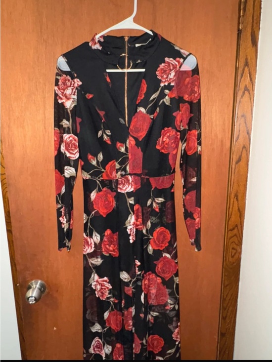 Charlotte Russe Dresses & Skirts - Charlotte Russe Black Long Sleeve Maxi Dress with Red Rose Print